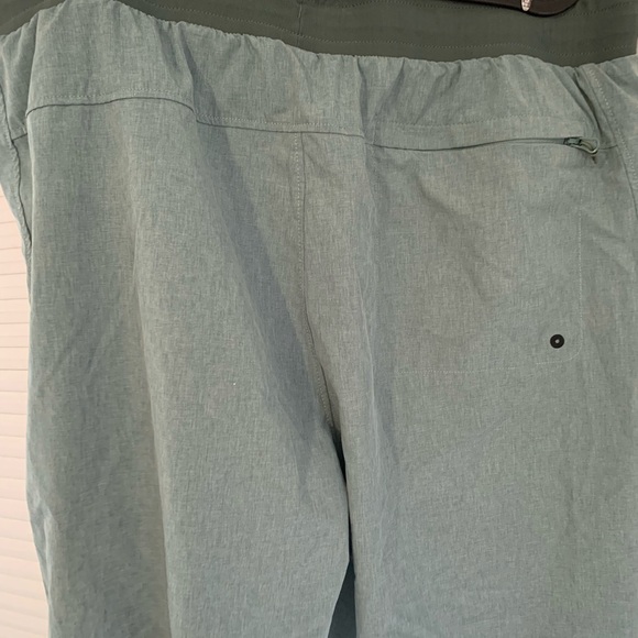 Old Navy Swim Shorts with liner - Picture 2 of 3